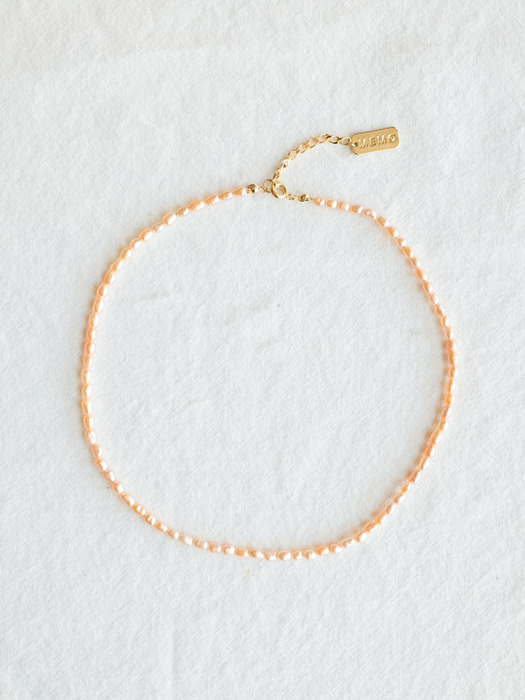 Apricot pearl choker necklace