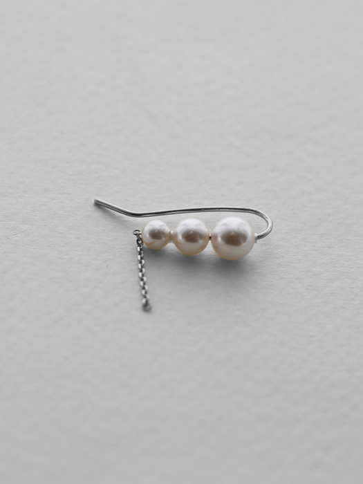 Single Three pearl chain drop earring (silver)(1piece