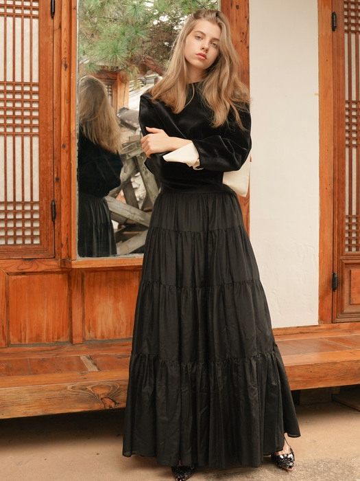 Cotton & silk - blended tiered maxi skirt in black