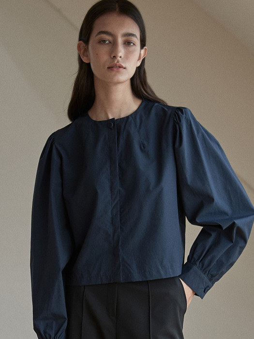 431 point button round blouse (navy)