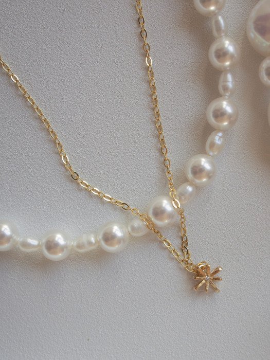 Little star and pearl layered necklace