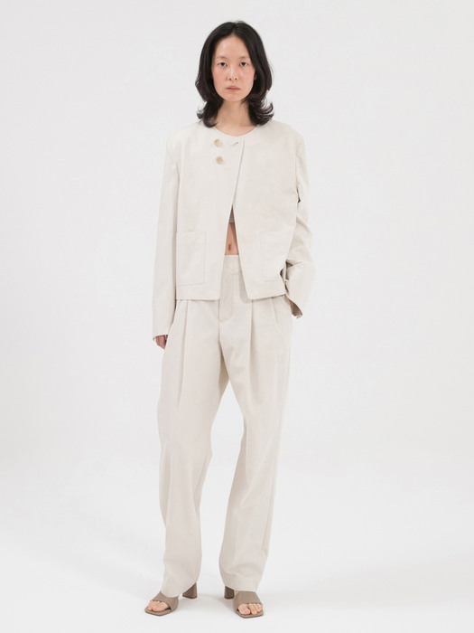 BUTTON ON BAND PLEATED PANTS / CLOUD IVORY