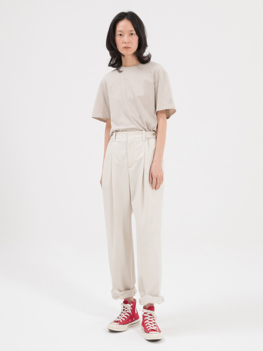 BUTTON ON BAND PLEATED PANTS / CLOUD IVORY