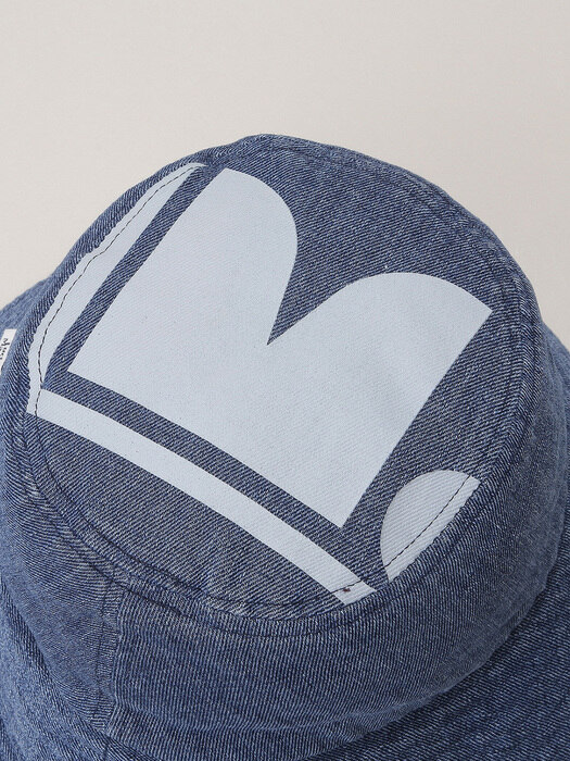 Big LM logo-printed bucket hat_L7RAW20130BUX