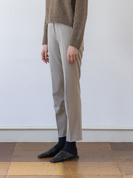 Slim slacks (cozy gray)