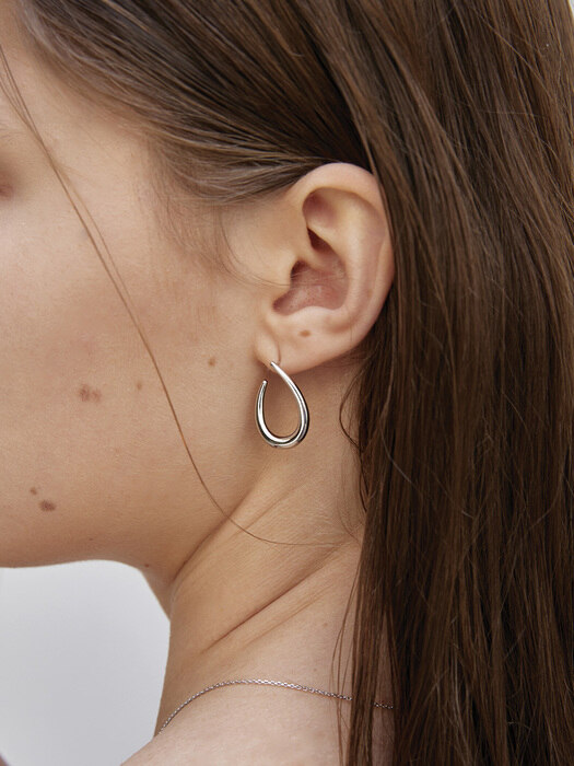 EVE EARRING