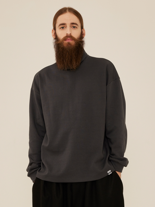CB OVER TURTLE-NECK T-SHIRT (CHARCOAL)