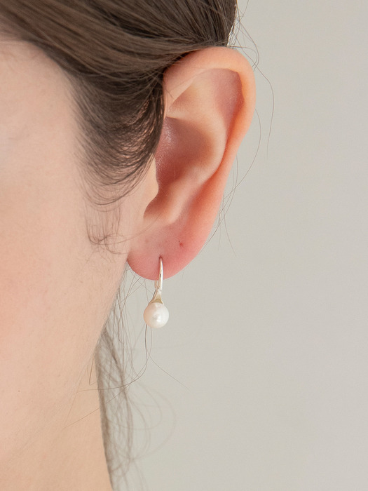 drop Pearl Earring