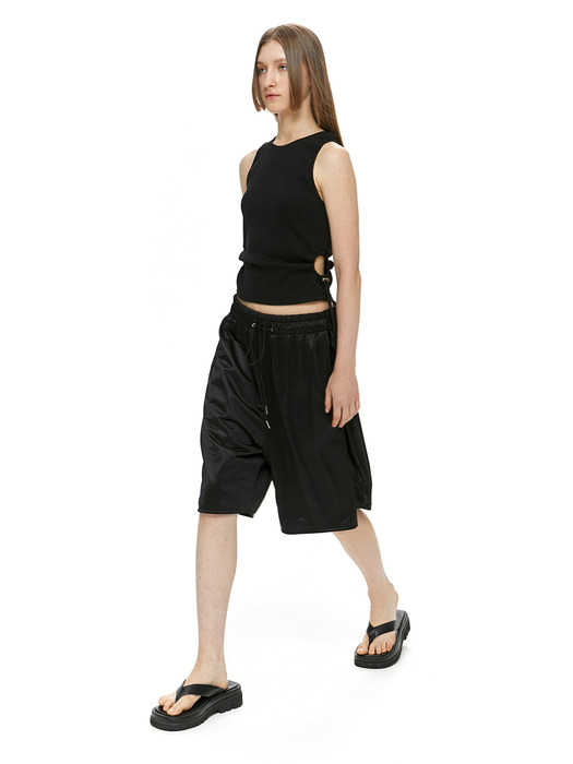 CUT OUT STRING SLEEVELESS / BLACK