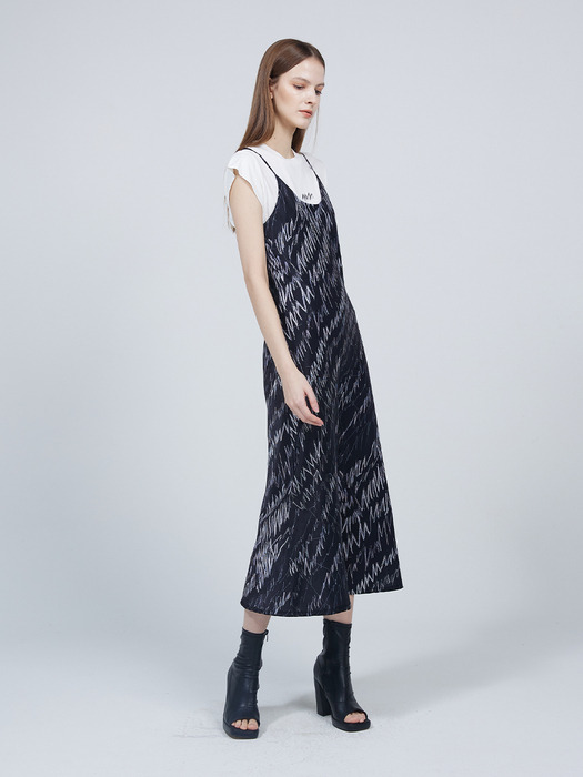 [ESSENTIAL] Signature pattern sleeveless midi dress