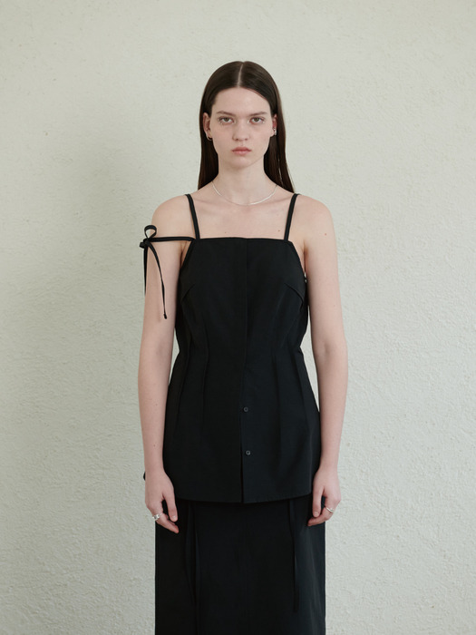 OUT SEAM DETAIL CAMISOLE BLOUSE_BLACK