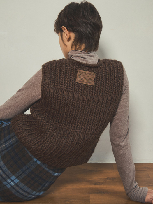 real handmade crop knit vest_Brown