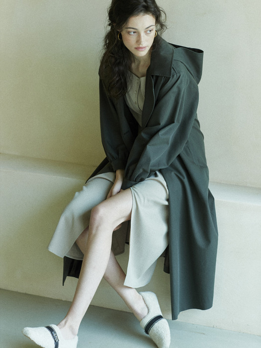 [EXCLUSIVE] shirring-sleeve hooded trench coat