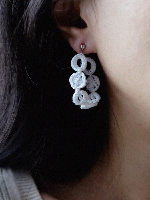 lace drop shape knit earring