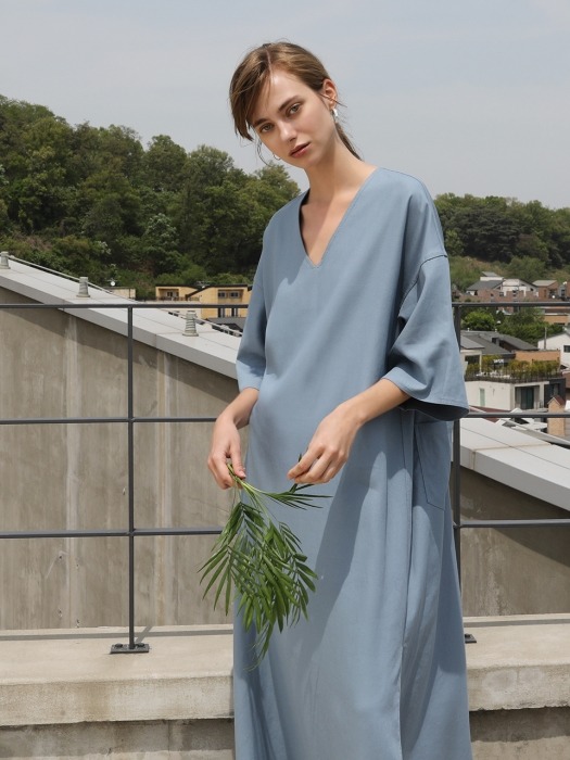 Linen v-neck One-piece_Blue