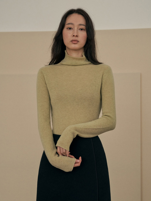 essential turtle-neck knit top(LIME)