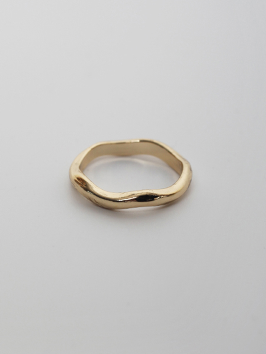 LU42 TOUxHAS Gold curved ring