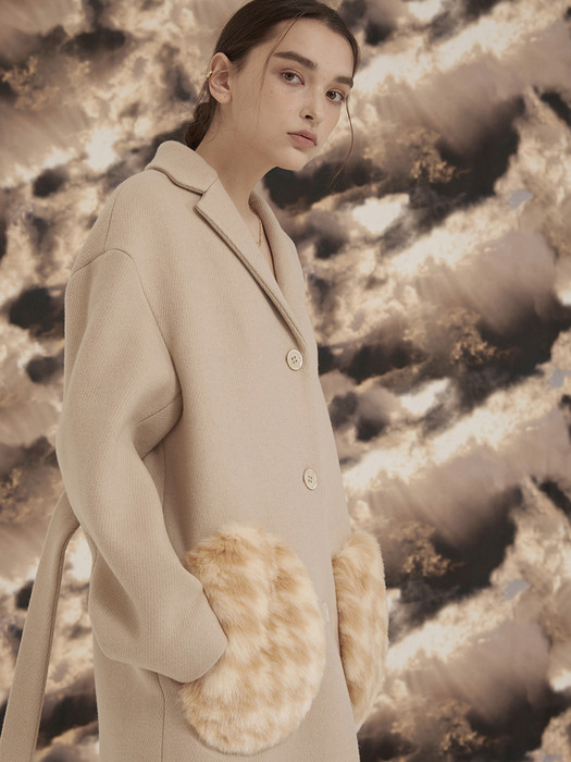 [VLEEDAxDiG] Bean-shaped pocket long coat_Beige