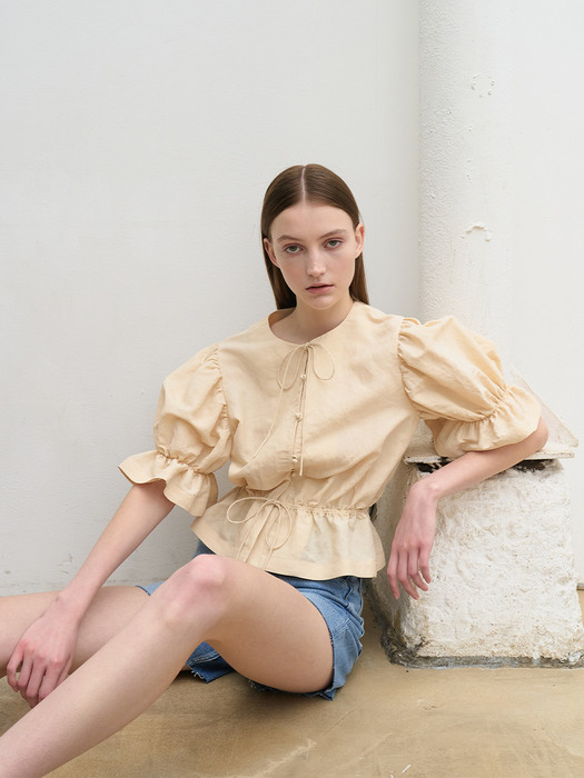 Linen-blend shirred waist blouse (beige)
