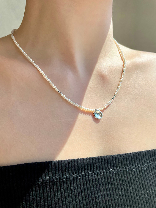 Sea Shell Pendant Pearl Necklace