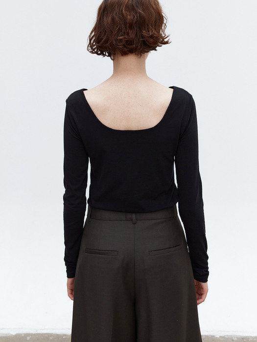 TOF BACK SCOOP NECK TOP BLACK