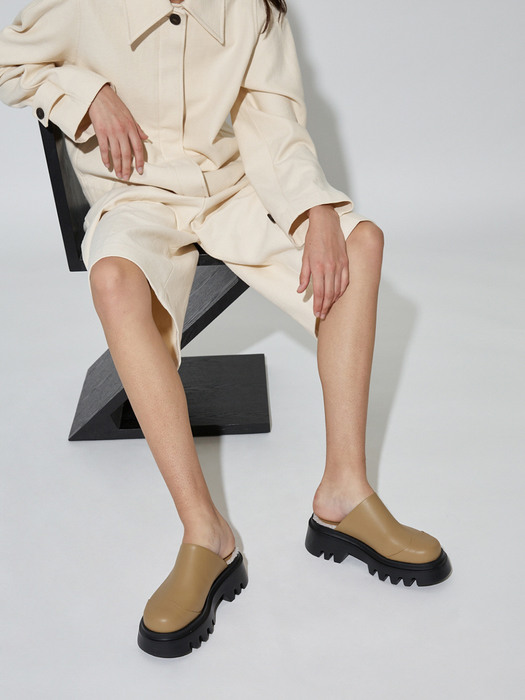 Lucas Shearling-Lined Mules Beige