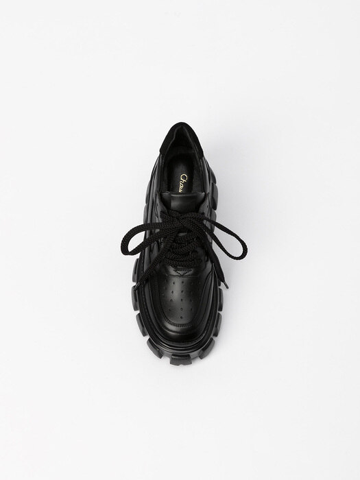 Traum Lugsole Lace-up Shoes in Black