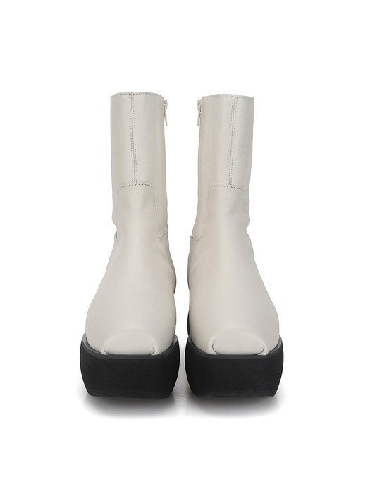 Ballet riding ankle boots | Ivory