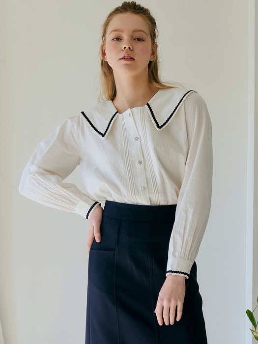 monts 1448 square-neck big collar blouse (white) 