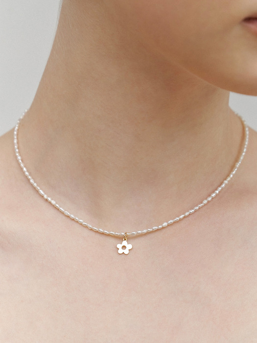 Flower Mini Pearl Necklace (2color)