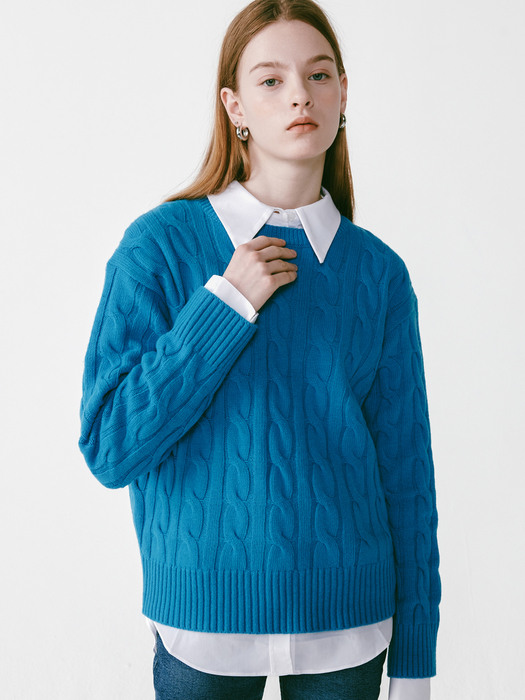 Round Cable Knit Blue