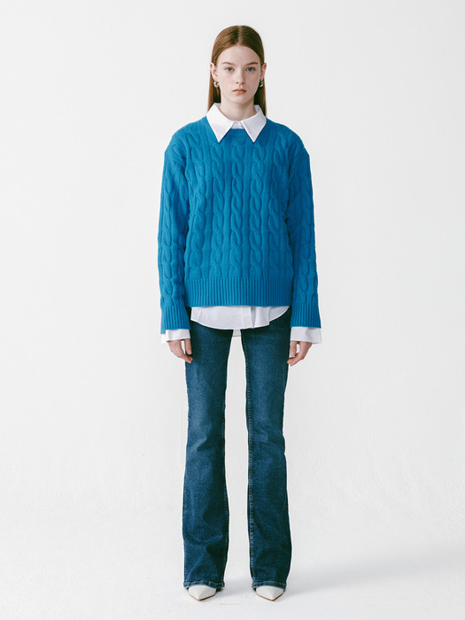 Round Cable Knit Blue
