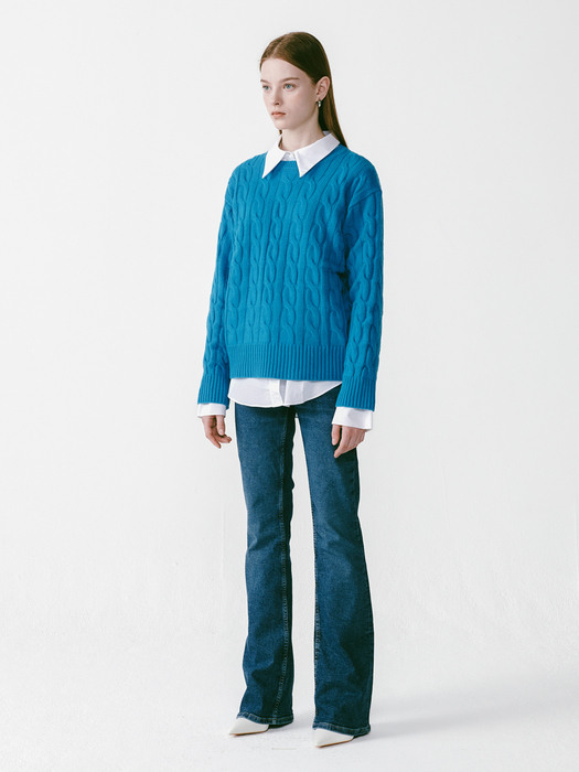 Round Cable Knit Blue