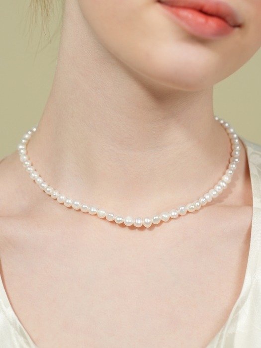 Relief water pearl simple Necklace 릴리프 밥풀 담수진주 레이어드 목걸이 6mm
