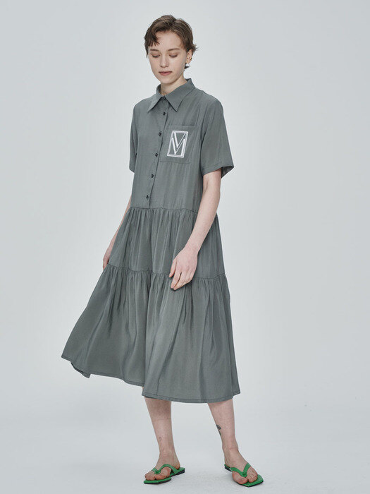 oversized tiered dress with logo embroidery_khaki