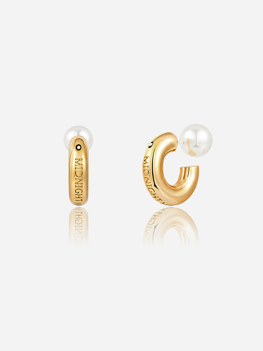 curve pearl earring
