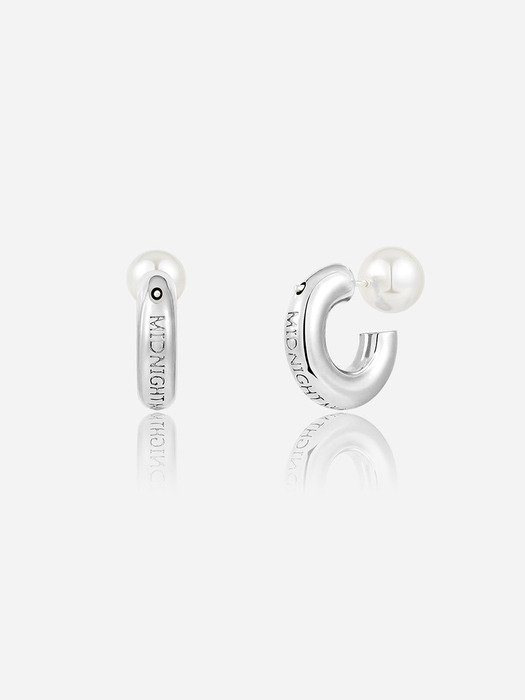 curve pearl earring