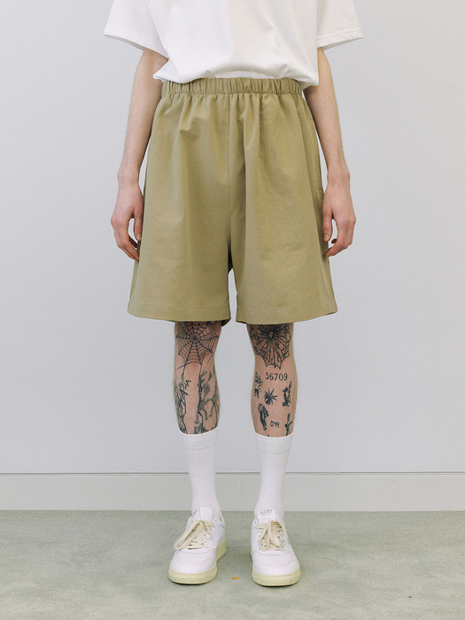Uniform chino shorts (beige)