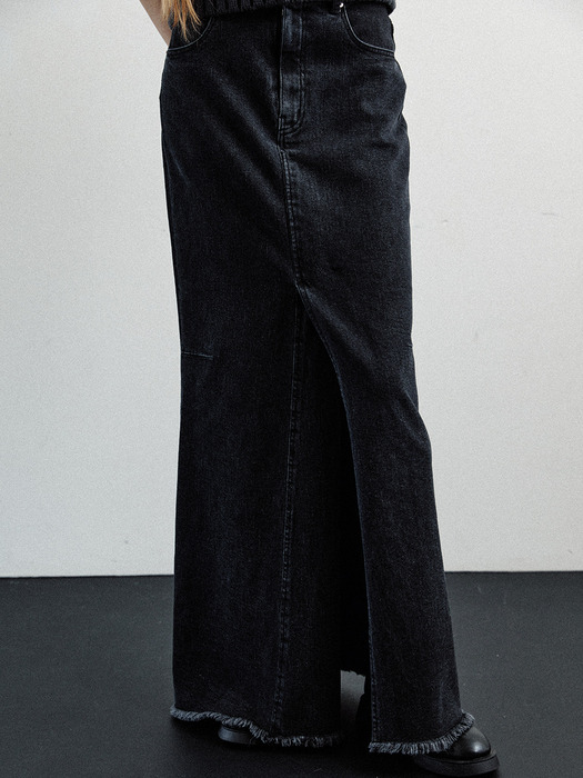 black denim maxi skirt (black)