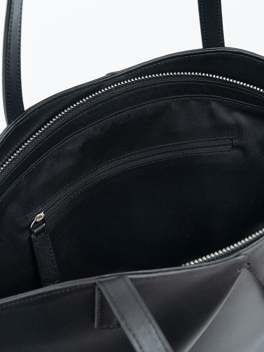 [단독]LYV shoulder bag (Black) 리브숄더백