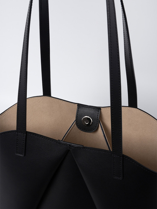 [단독]LYV Shoulder bag (Black)