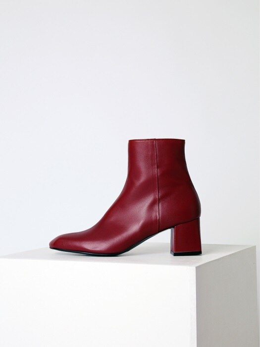 ANGULATE ANKLE BOOTS - RED