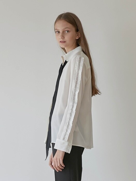 LACE-TRIMMED SILK BLOUSE
