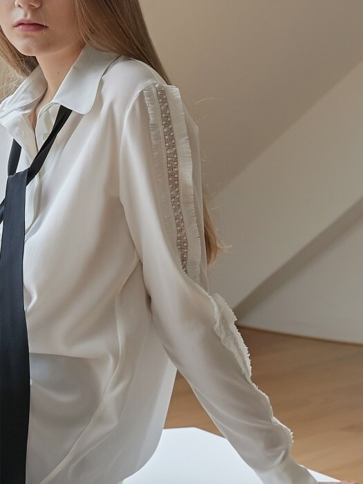 LACE-TRIMMED SILK BLOUSE