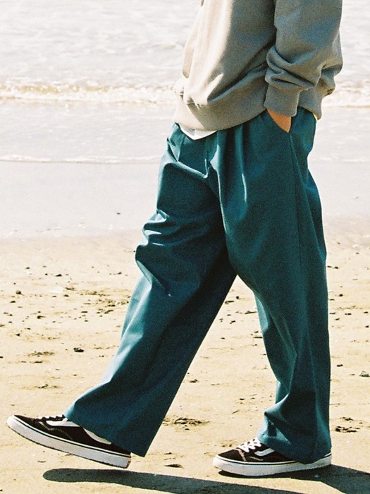 WIDE CHINO(PINE GREEN)