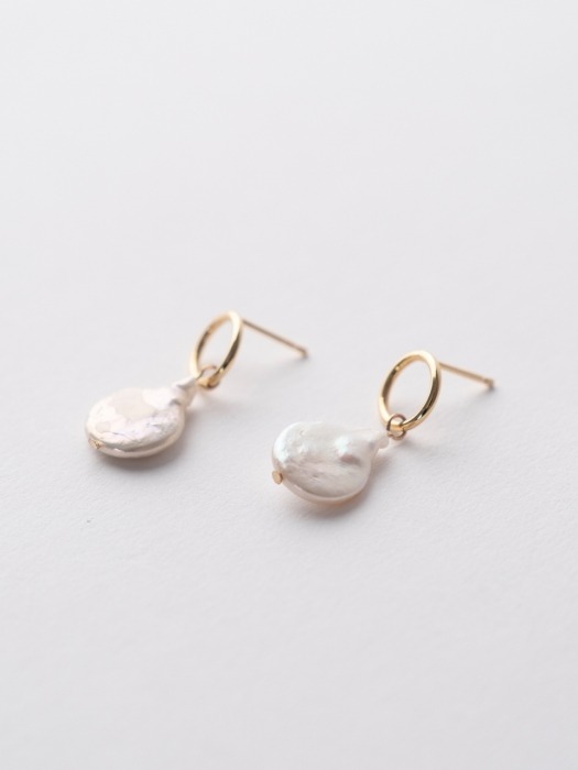 Pearl ````````drop```````` Round Earring