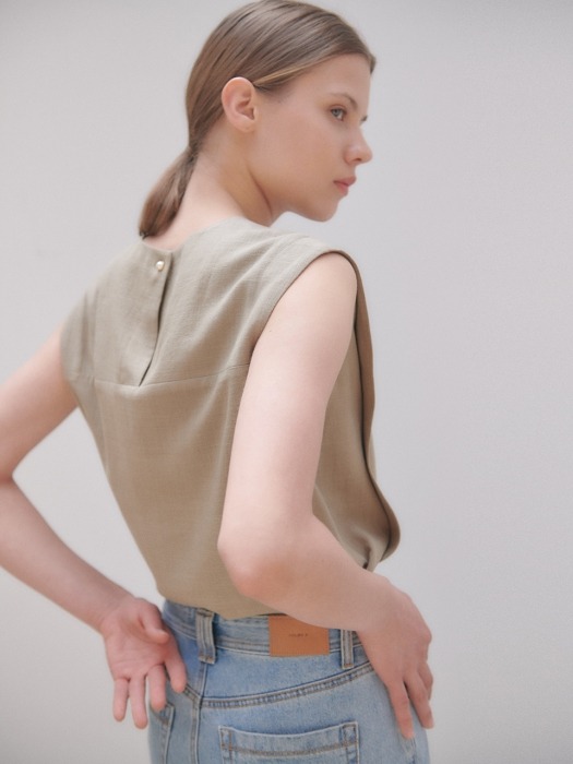 19N Pleats sleeveless blouse [BE]