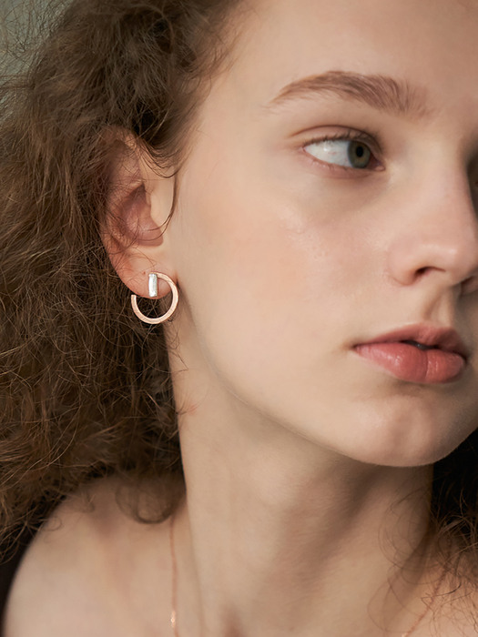 EM0909 flat circles earring