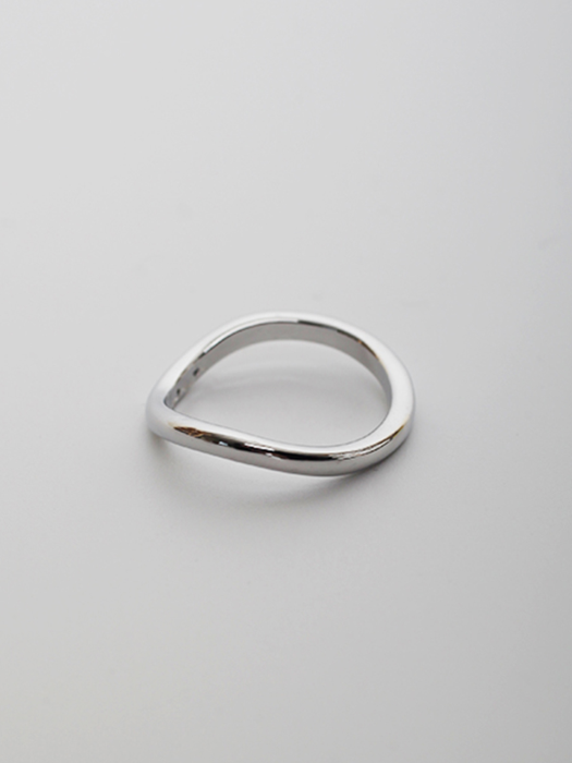 LU43 TOUxHAS Silver semi curved ring