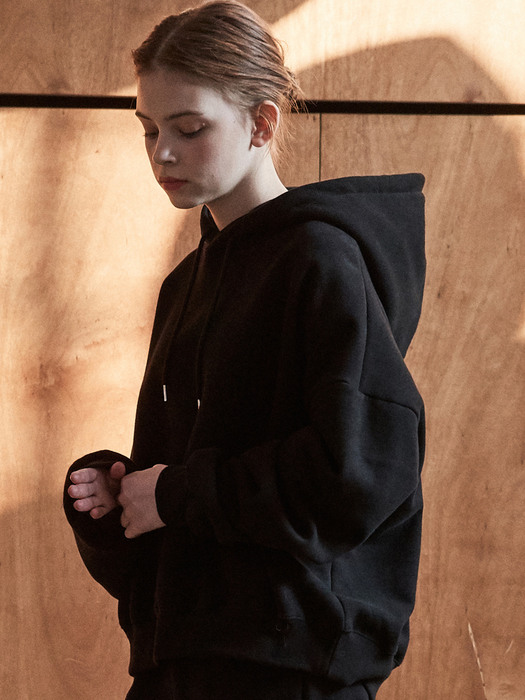 iuw856 napping box hoody (black)